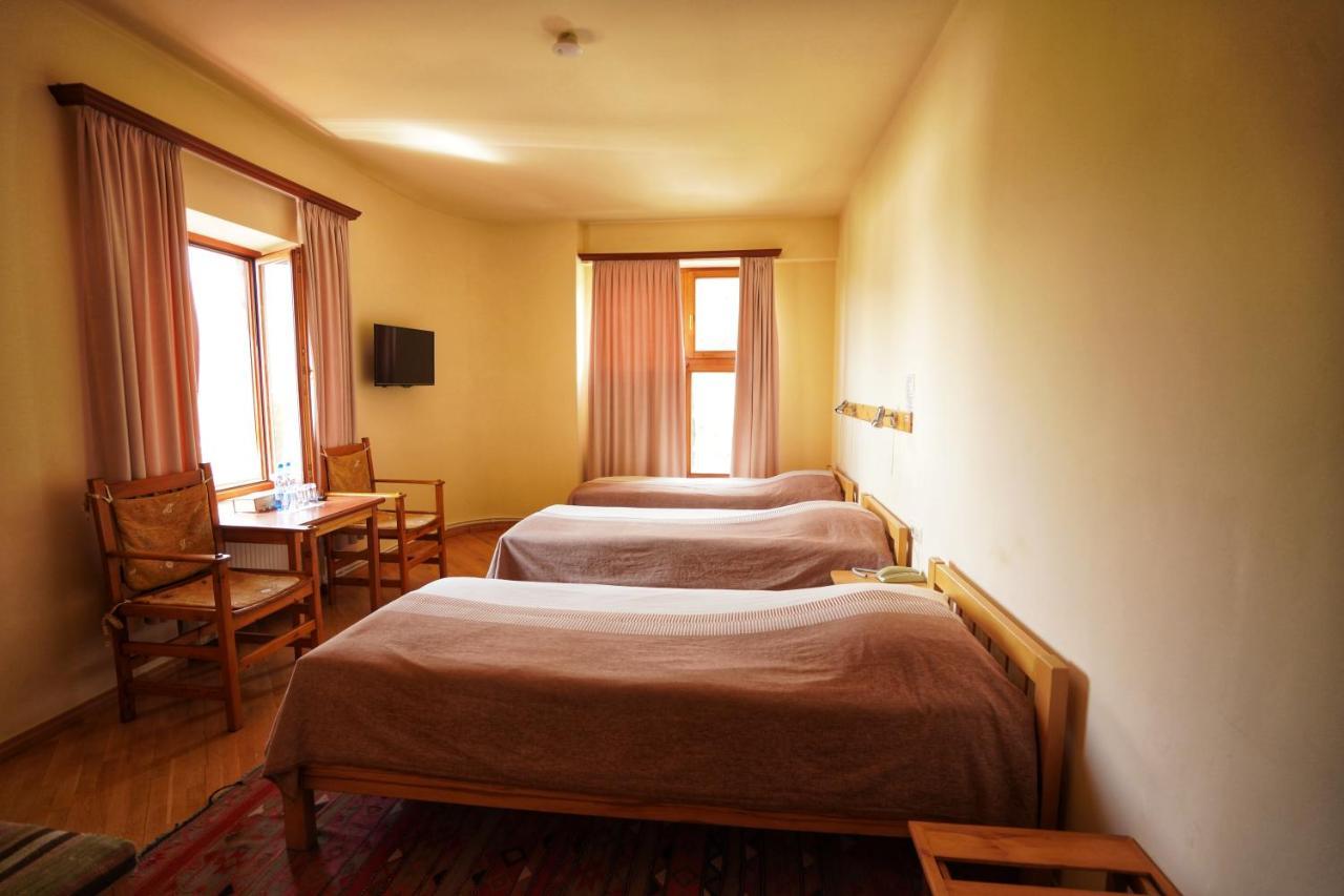 Hotel Mirhav Goris Exterior foto