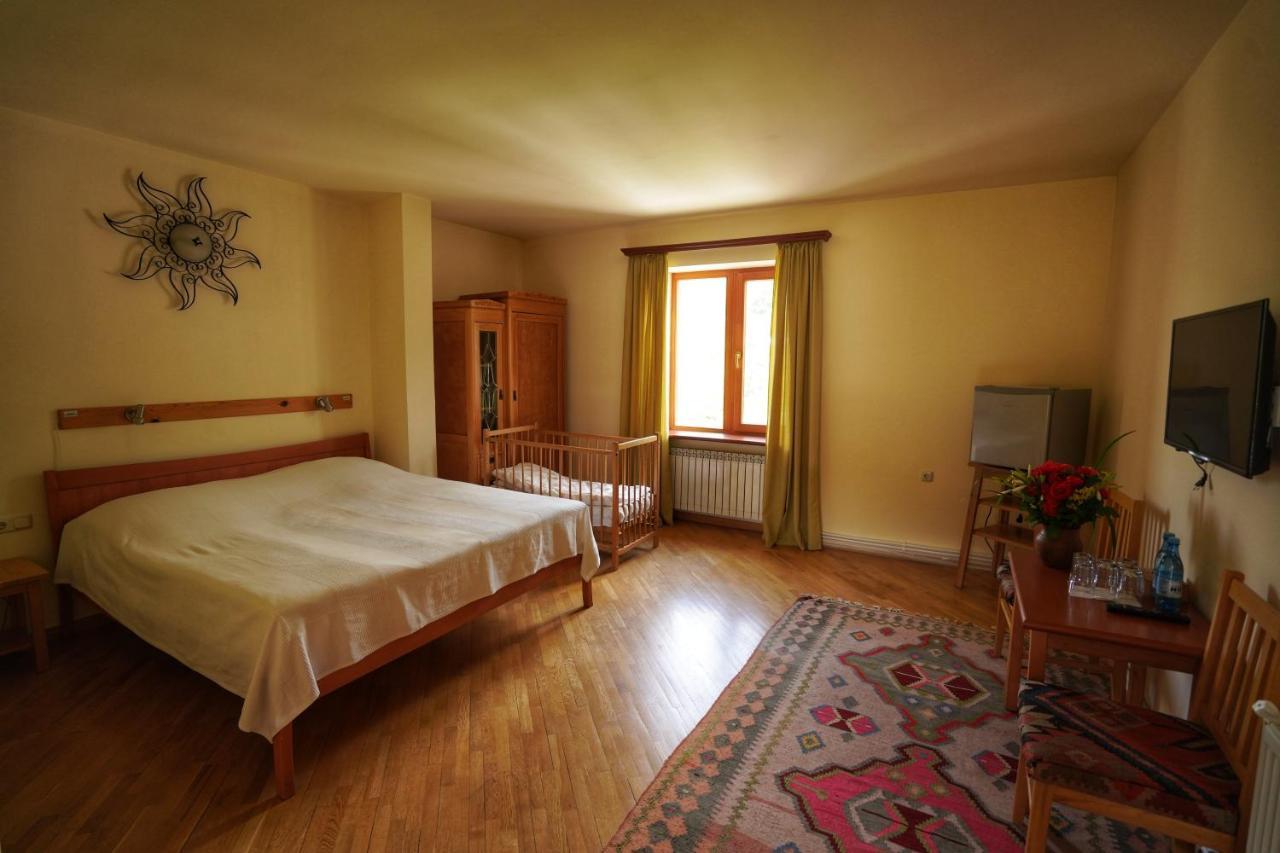 Hotel Mirhav Goris Exterior foto