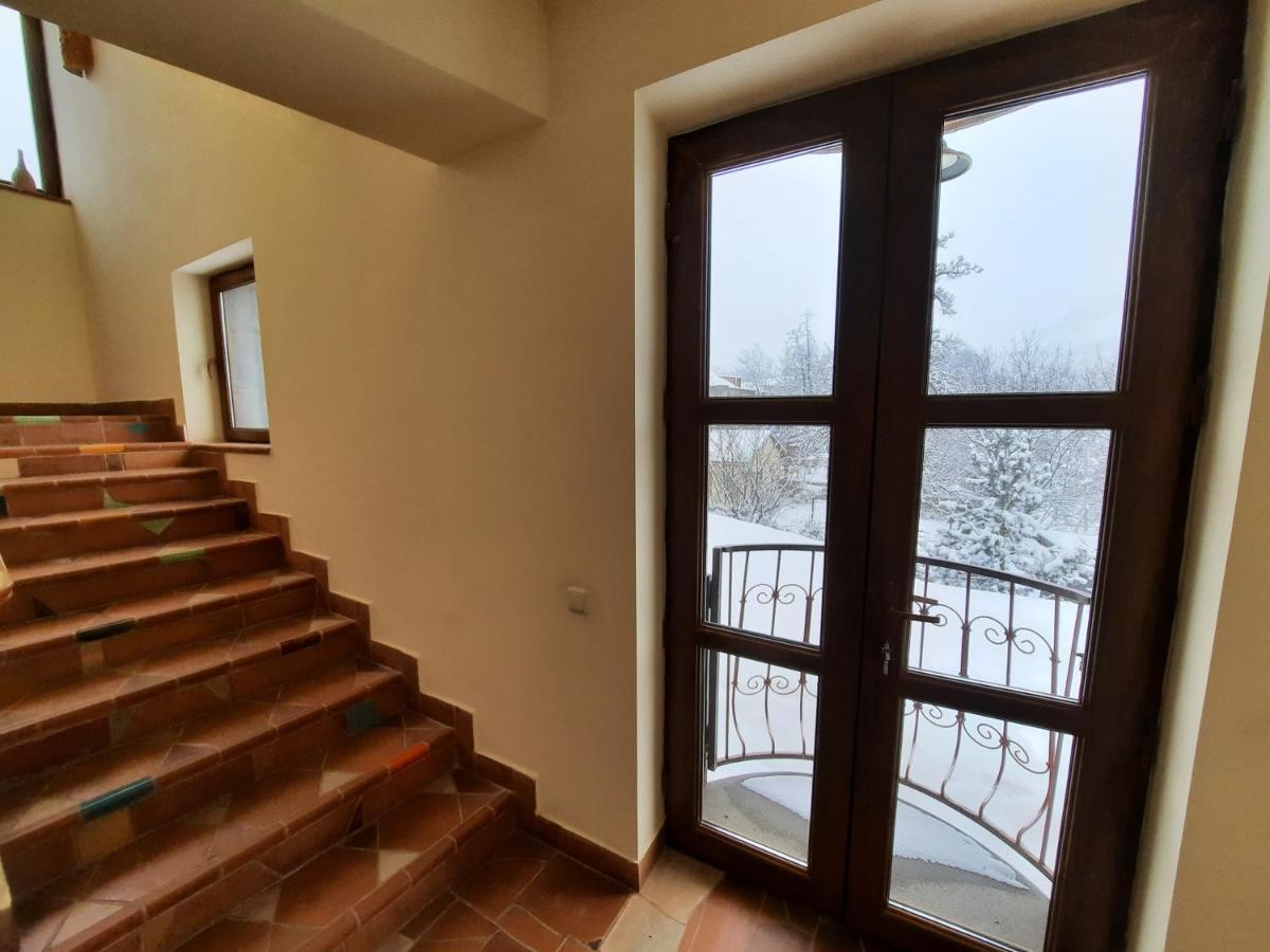 Hotel Mirhav Goris Exterior foto