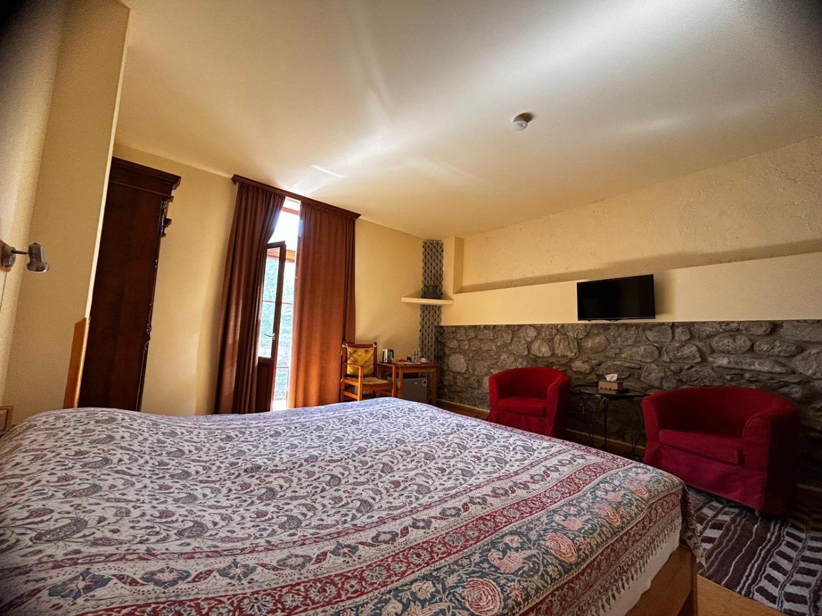 Hotel Mirhav Goris Exterior foto