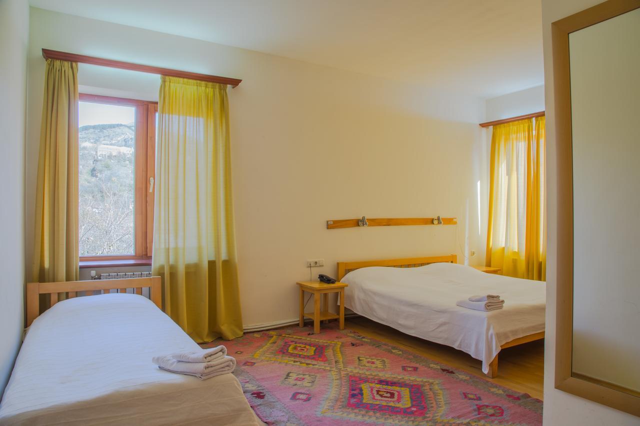 Hotel Mirhav Goris Exterior foto